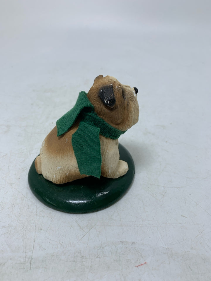 BYER'S CHOICE POSTMAN BULLDOG W/ GREEN SCARF 1989.
