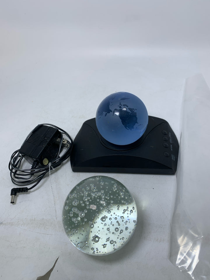 3 PC CLEAR BUBBEL SPHERE, BLUE EARTH SPHERE W/ LIGHT UP BASE/SOUND MACHINE IN BA