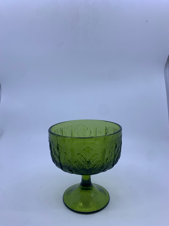 GREEN TEXTURED FOOTED ETCHED DISH.