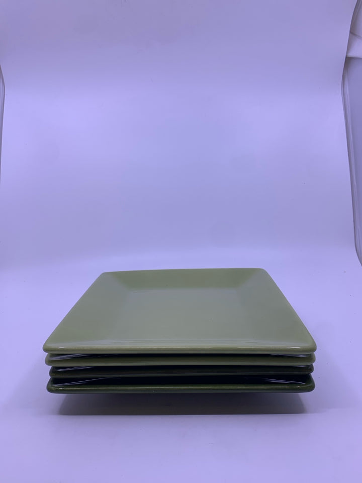 4 GREEN/LIGHT GREEN SQUARE LUNCH PLATES.