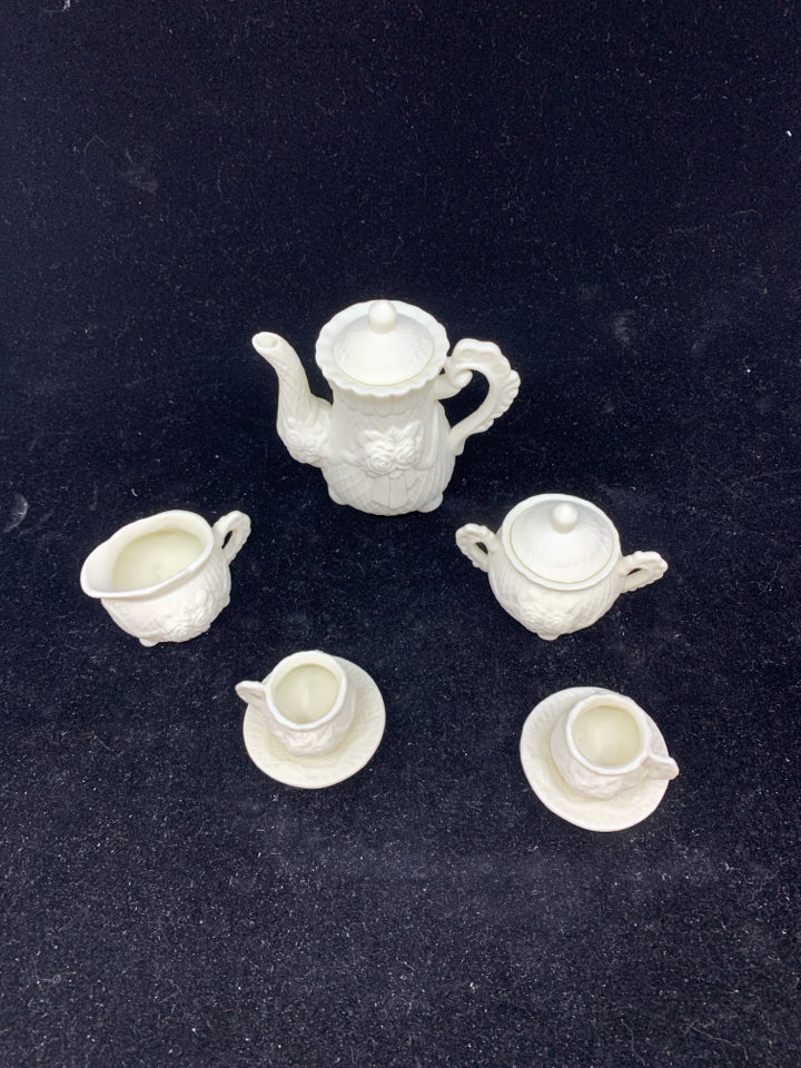 10 PC IVORY EMBOSSED MINI DECOR TEA SET.
