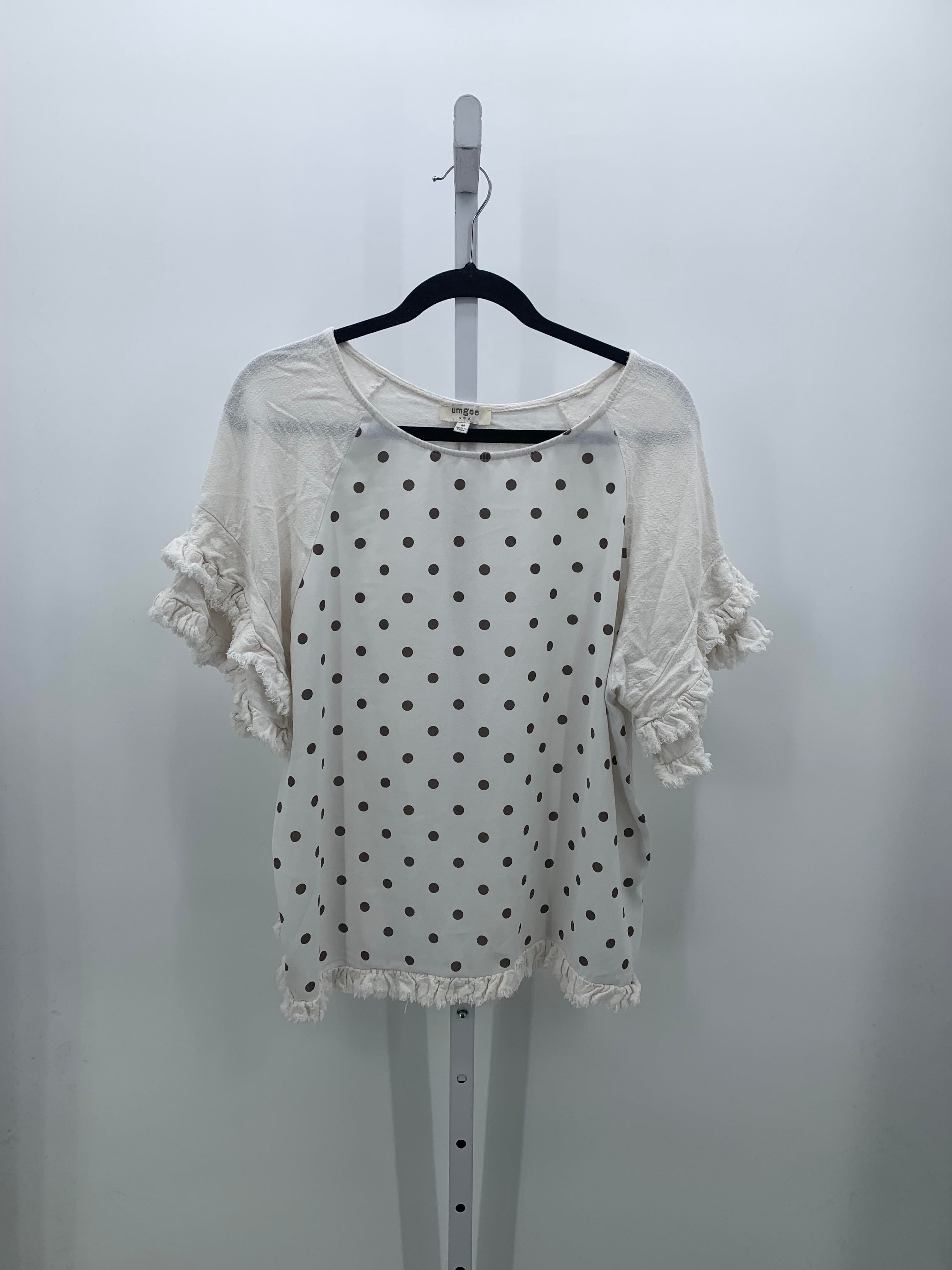 um Gee Size Medium Misses Short Sleeve Shirt