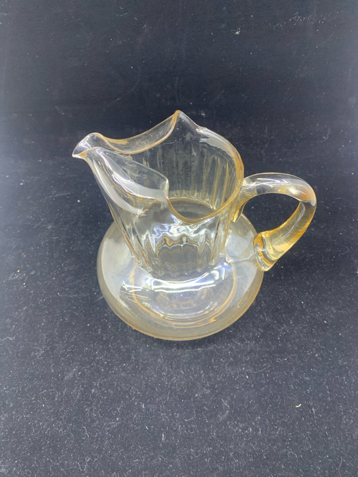 VTG ROUND BOTTOM PITCHER WITH ICE LIP.