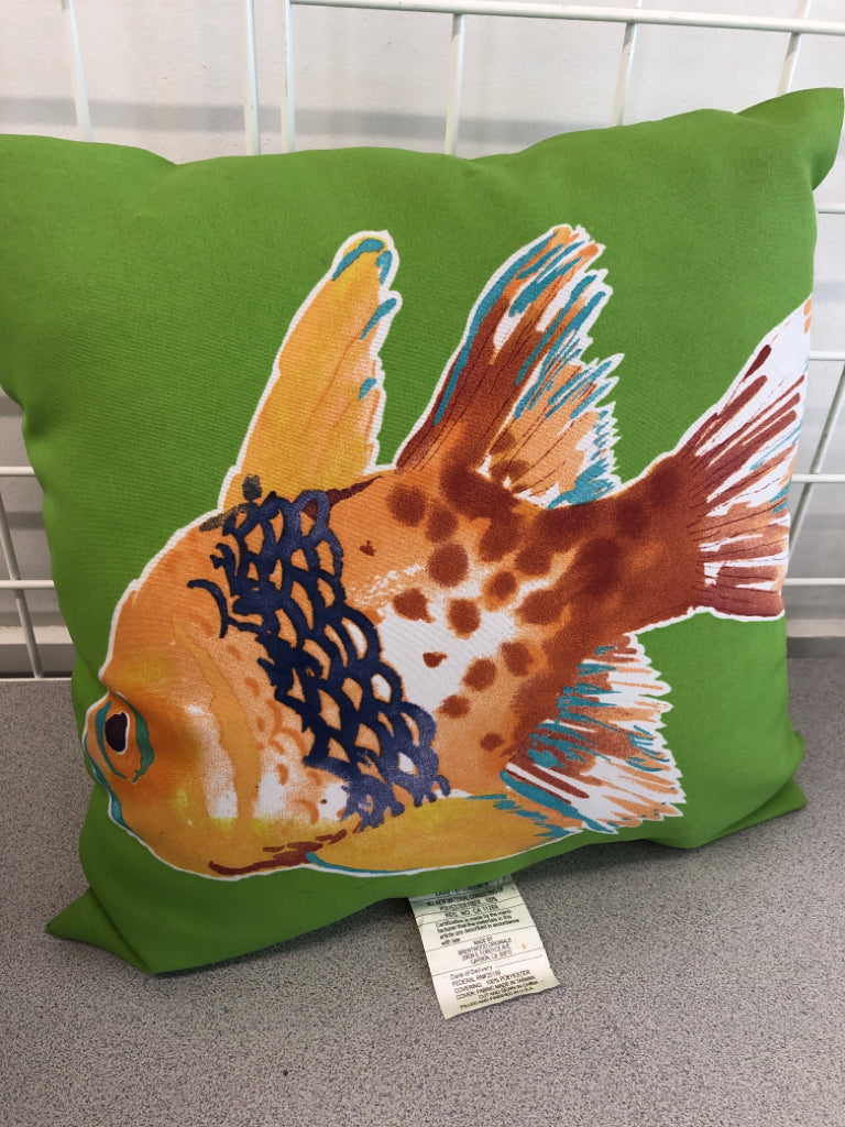 GREEN GOLDFISH ACCENT PILLOW.