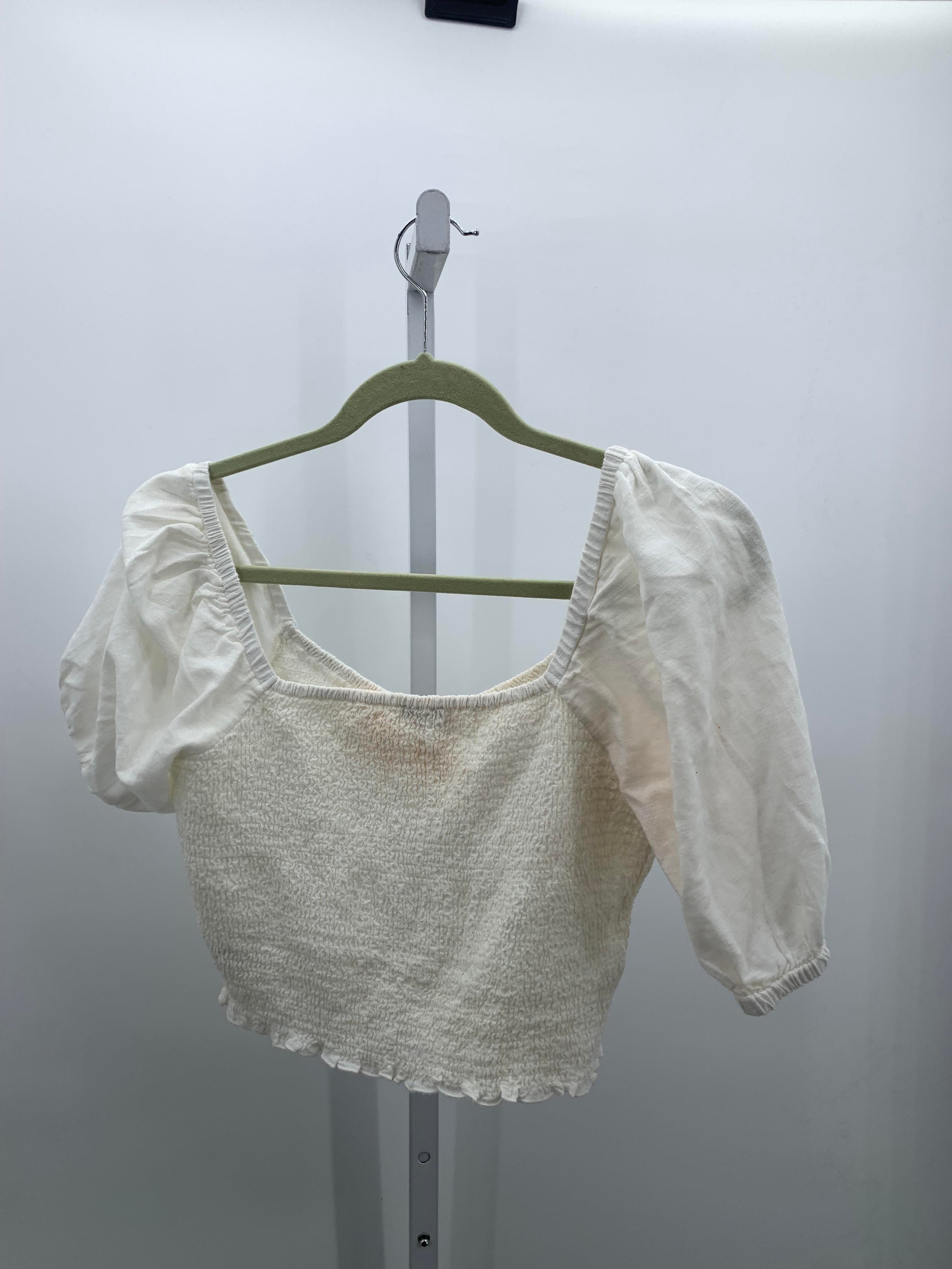 American Eagle Size Medium Juniors Short Sleeve Shirt