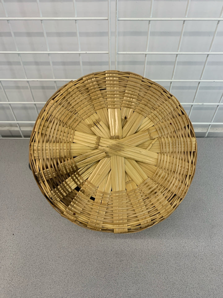 HAND-WOVEN DRUM BASKET W/RED STRIPE.