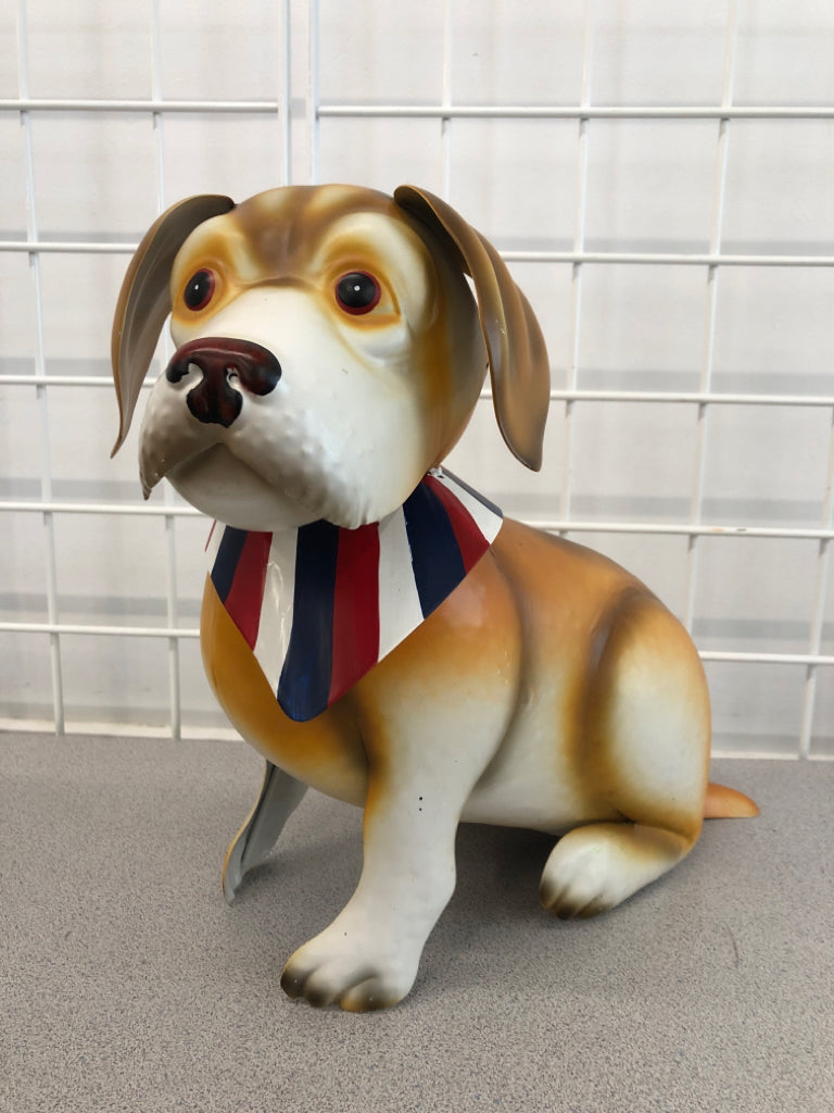 METAL DOG DECOR.