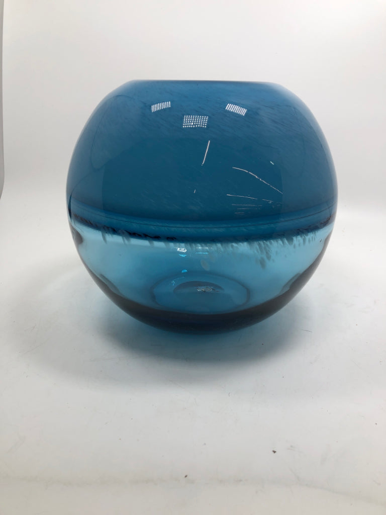 CLEAR/BLUE BLOWN GLASS FISH BOWL STYLE VASE.