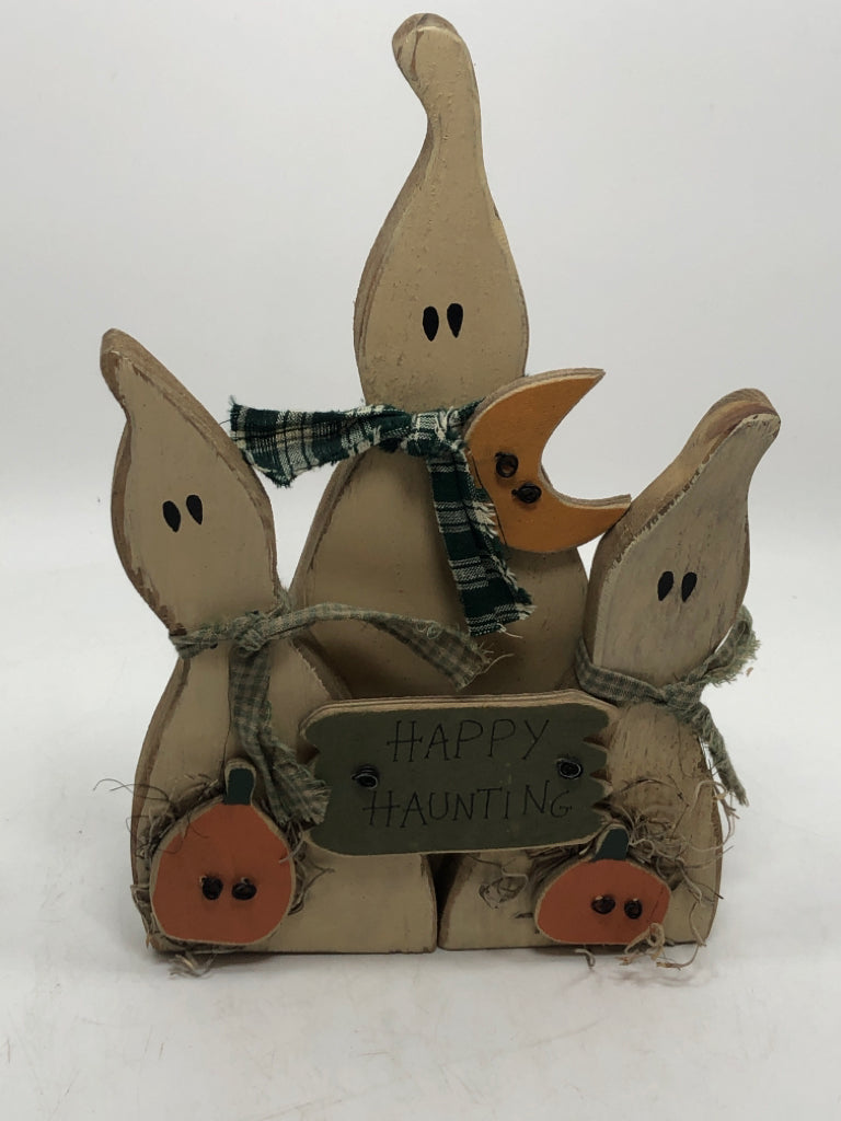 HAPPY HAUNTING WOOD GHOST DECOR.