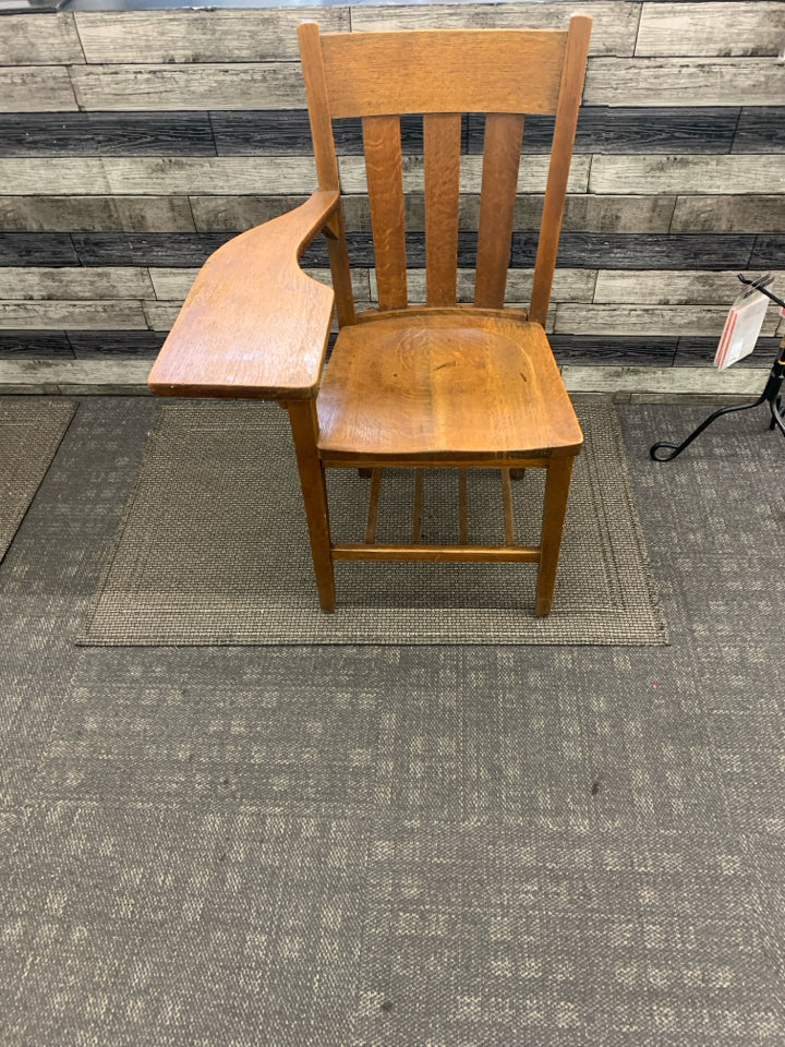 VTG DARK WOOD STUDENT DESK CHAIR.