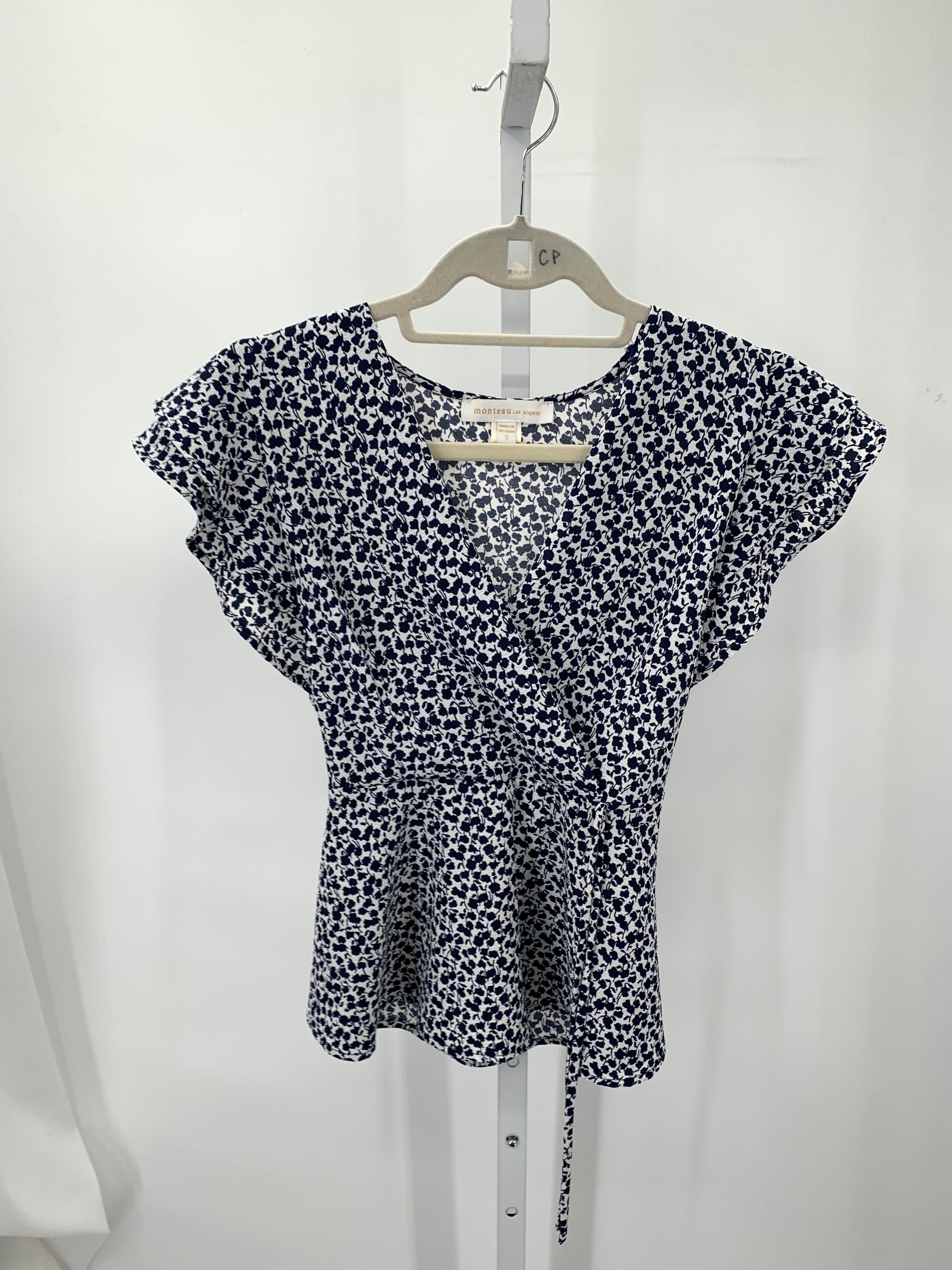 monteau Size Small Misses Short Sleeve Shirt