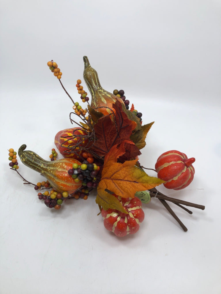 FALL GOURD, LEAVES AND PIP BUNDLE.