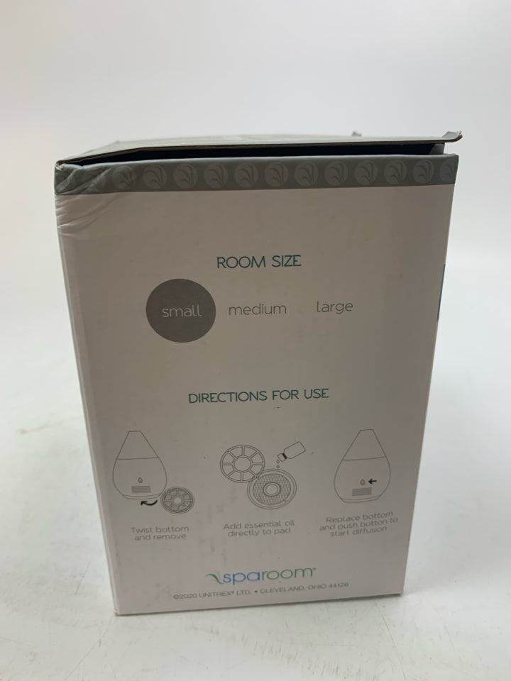NIB COLOR CHANGING ESSENTIAL OIL FAN DIFFUSER.