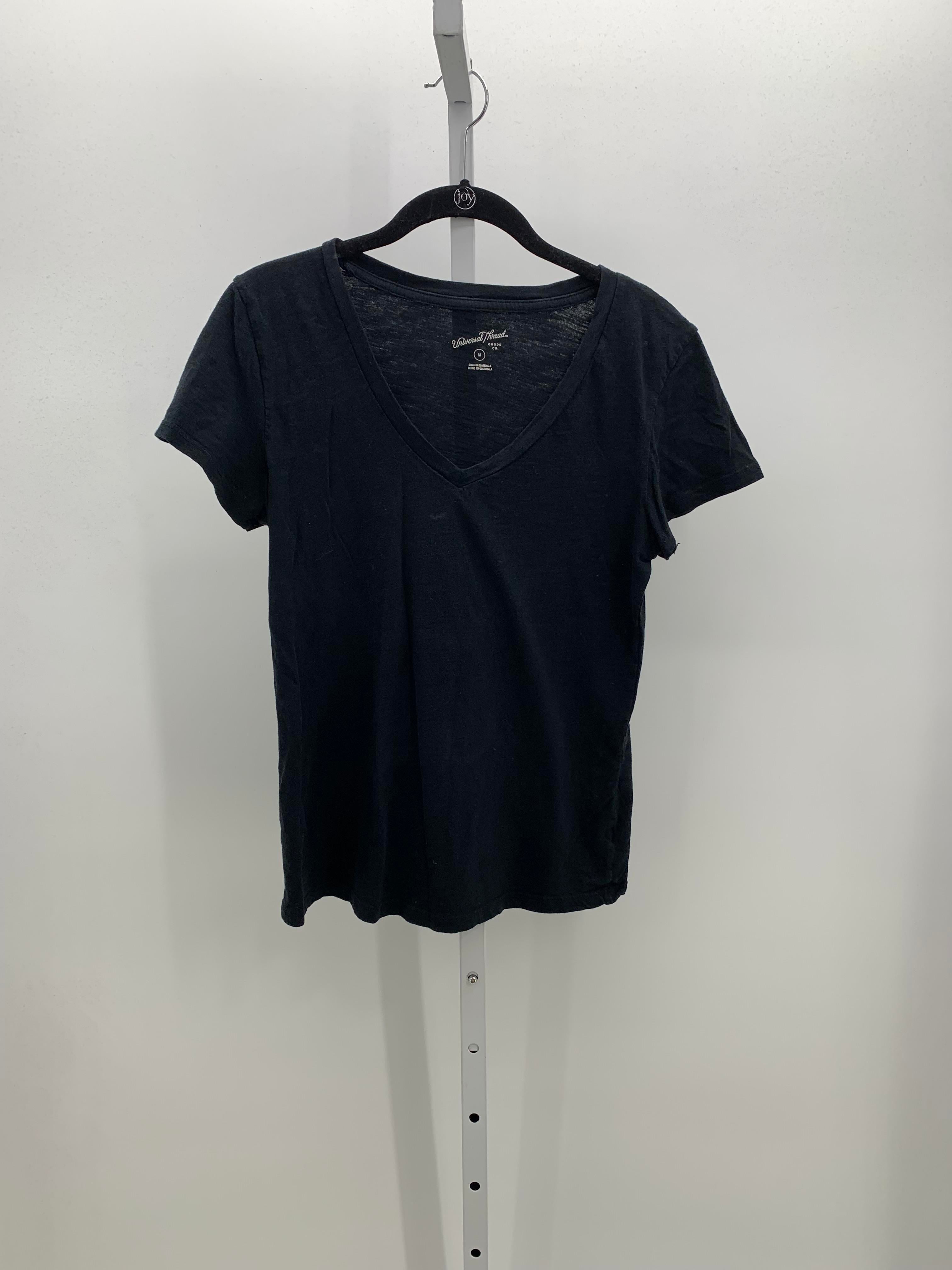 Universal Thread Size Medium Misses Short Sleeve Shirt