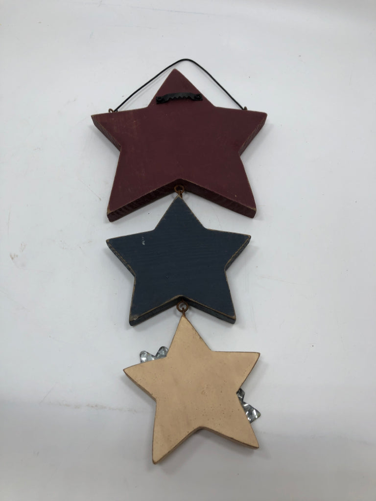 WOOD RED WHITE AND BLUE STAR WALL HANGING.