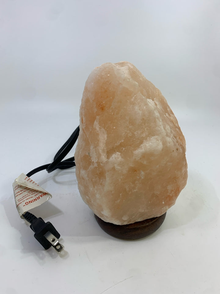 PINK SALT LAMP.