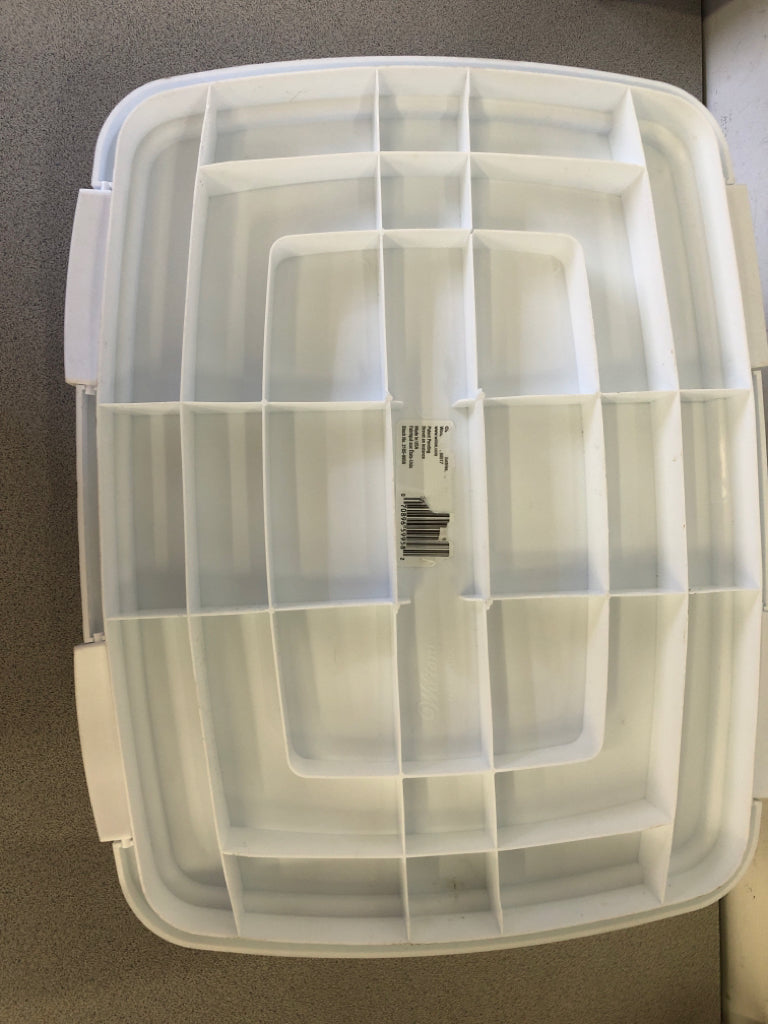 WILTON CUP CAKE CARRIER.