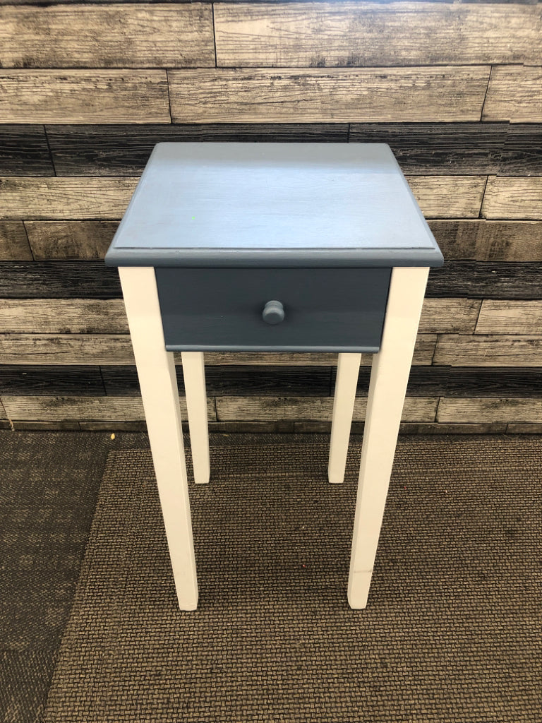 BLUE/WHITE TALL SIDE TABLE W/ DRAWER.