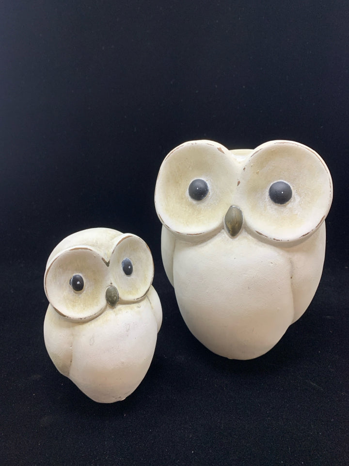 2 CERAMIC OWL FIGURES.