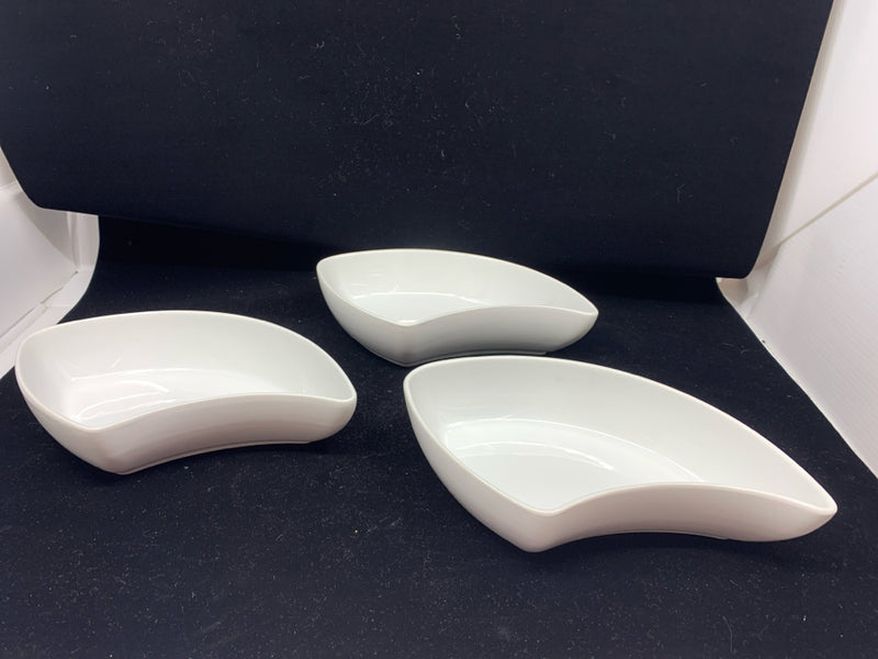 3 PC CROFTON WHITE SERVING PIECE.