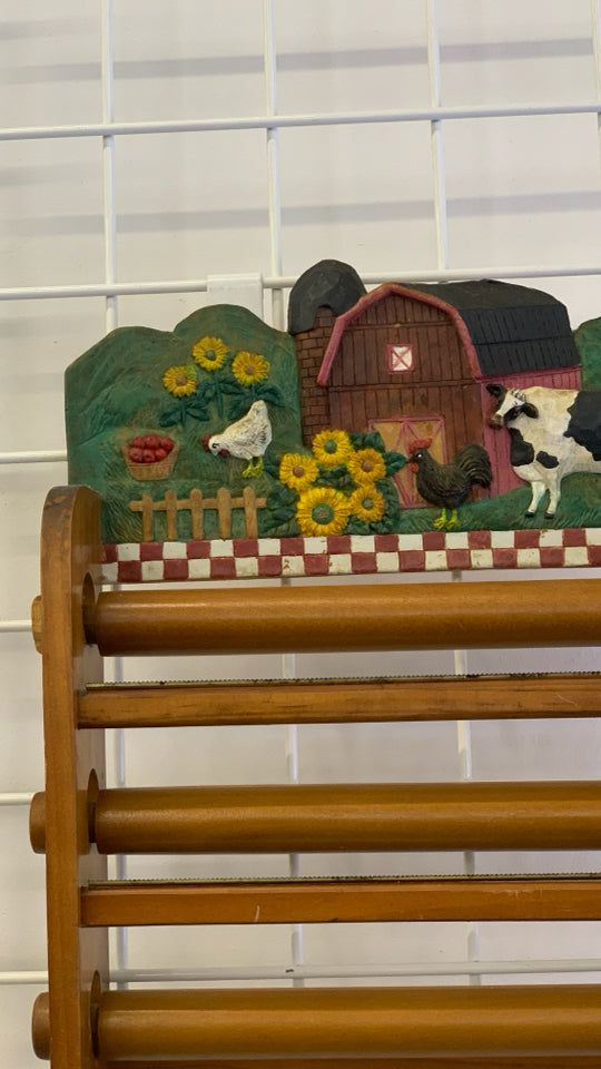 VTG FARM ANIMALS PAPER TOWEL/FOOD WRAP DISPENSER.