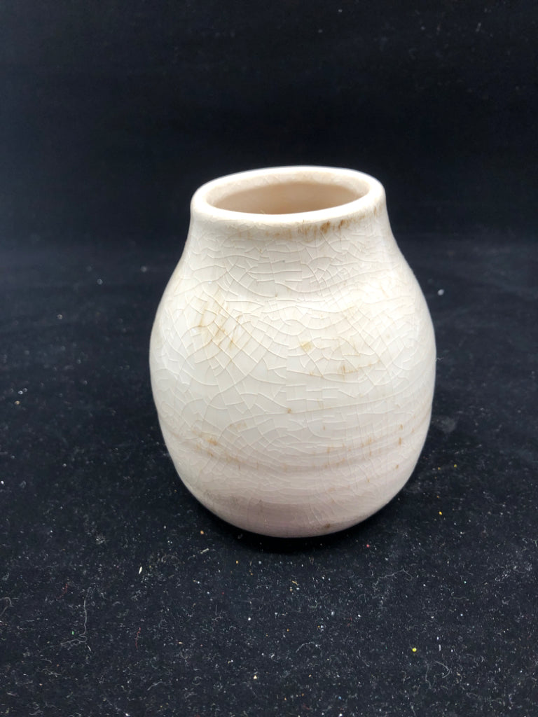 CREAM POTTERY VASE.