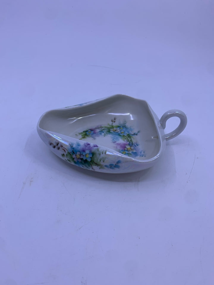 ROYAL AUSTRALIA OPAL/BLUE FLOWERS CANDLE HOLDER.