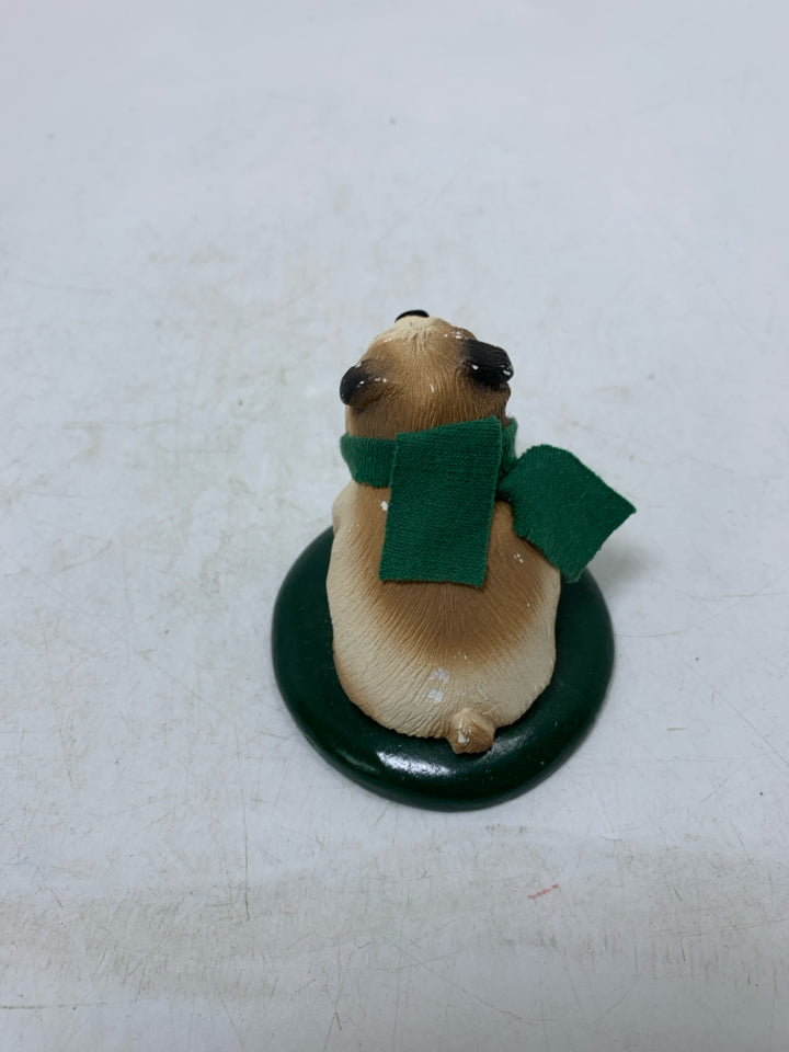 BYER'S CHOICE POSTMAN BULLDOG W/ GREEN SCARF 1989.