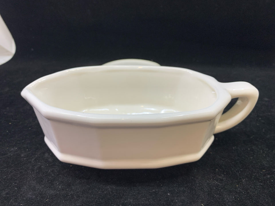 2PC PFALTZGRAFF GRAVY BOAT AND PLATE.
