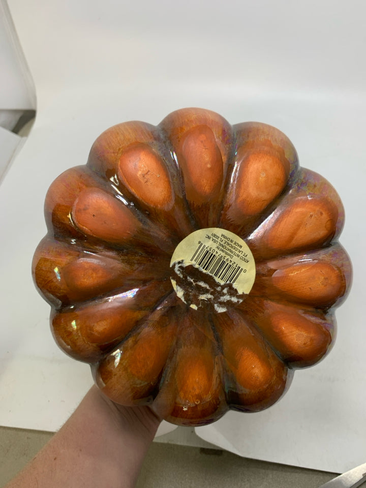 CERAMIC ORANGE IRIDESCENT PUMPKIN.