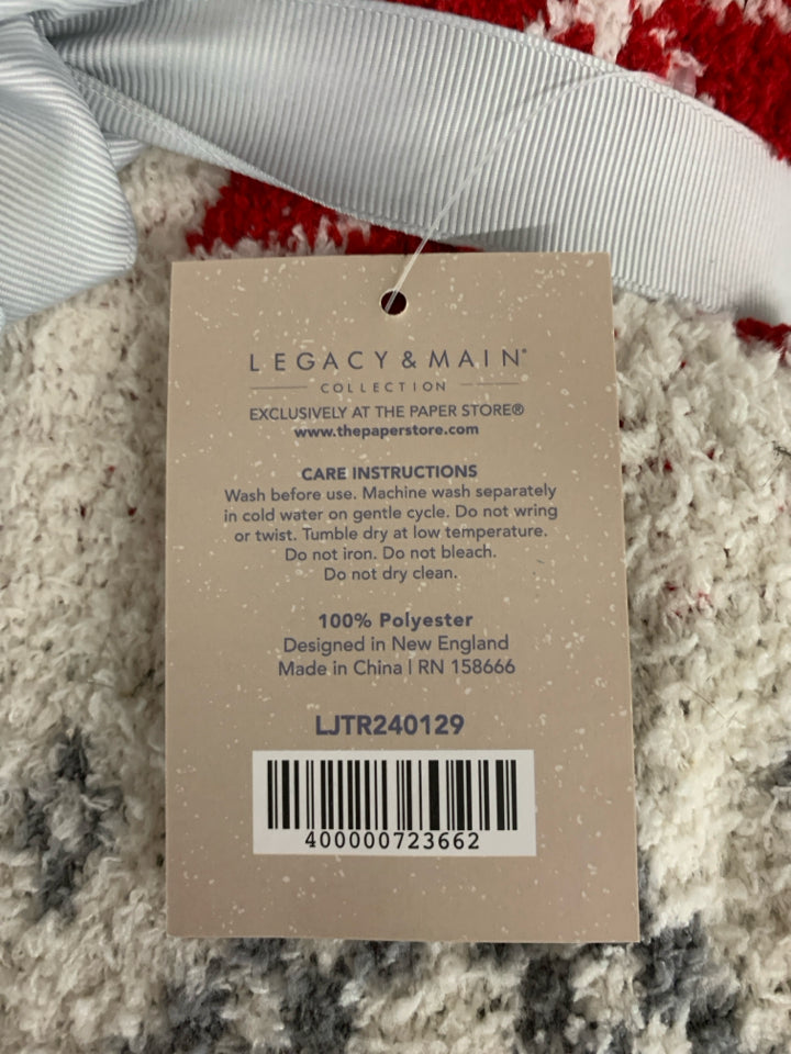 NIP WHITE W/ RED SNOWFLAKES THROW BLANKET.
