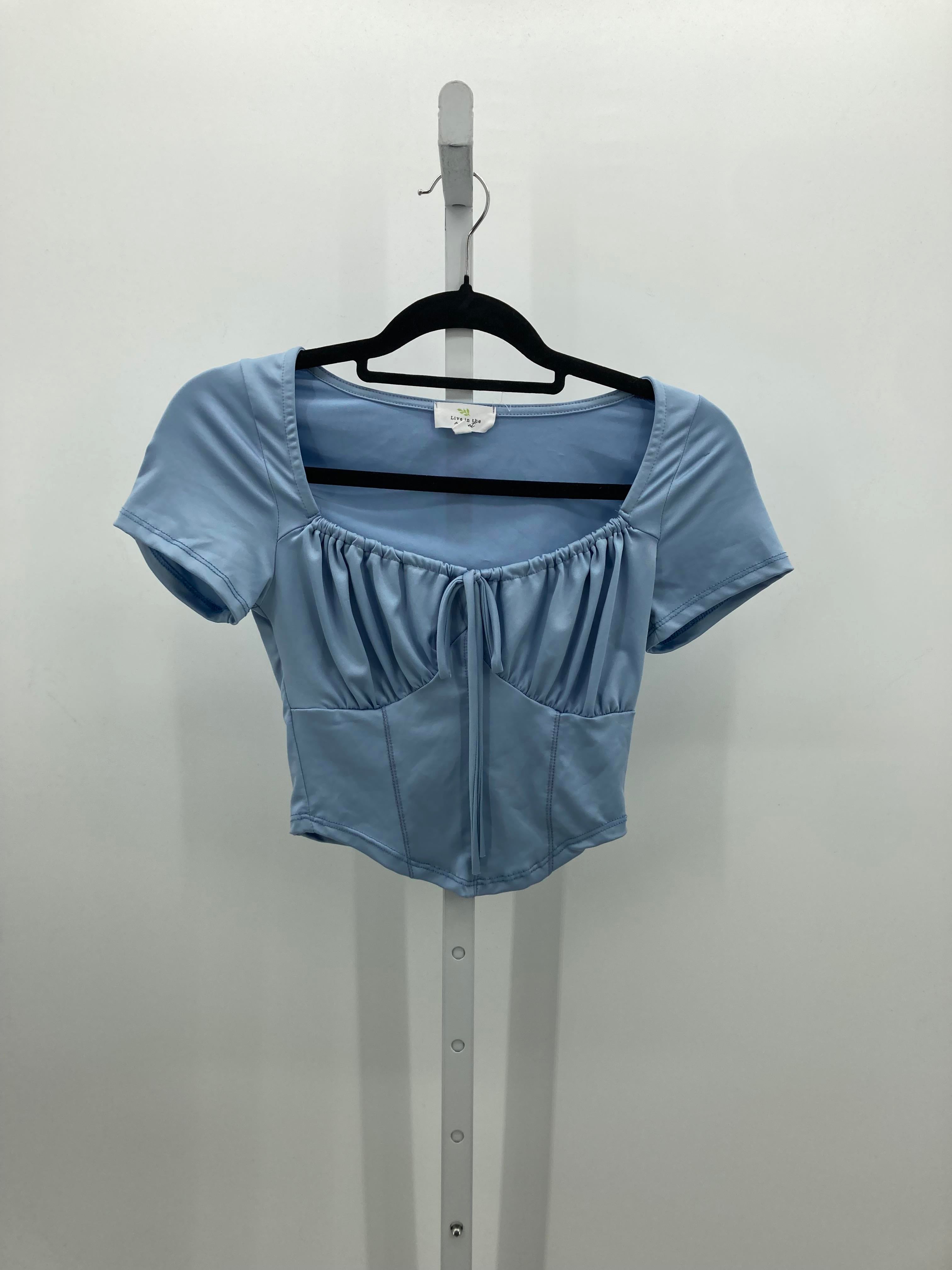 Size Small Juniors Short Sleeve Shirt