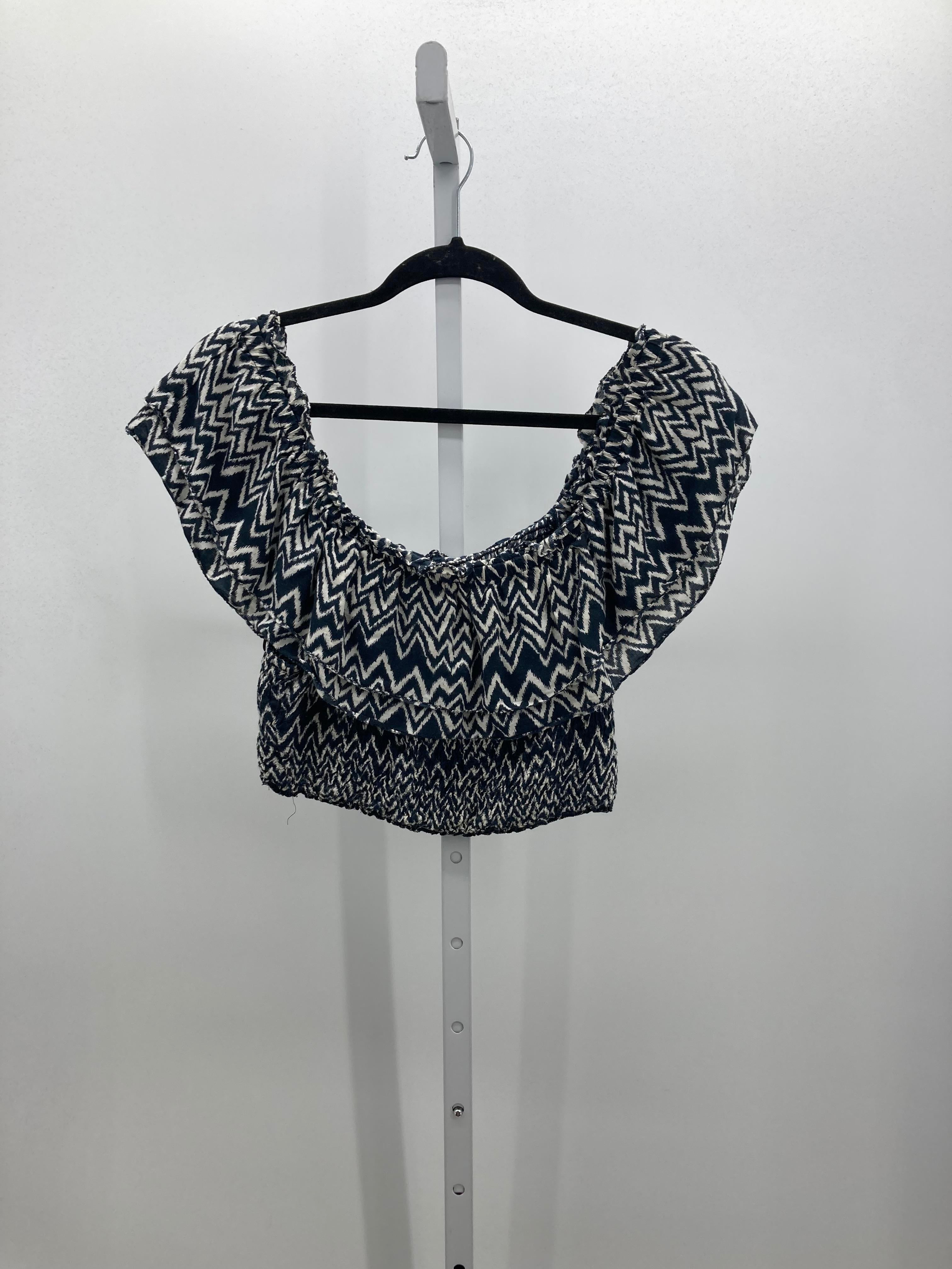 Size Small Juniors Short Sleeve Shirt