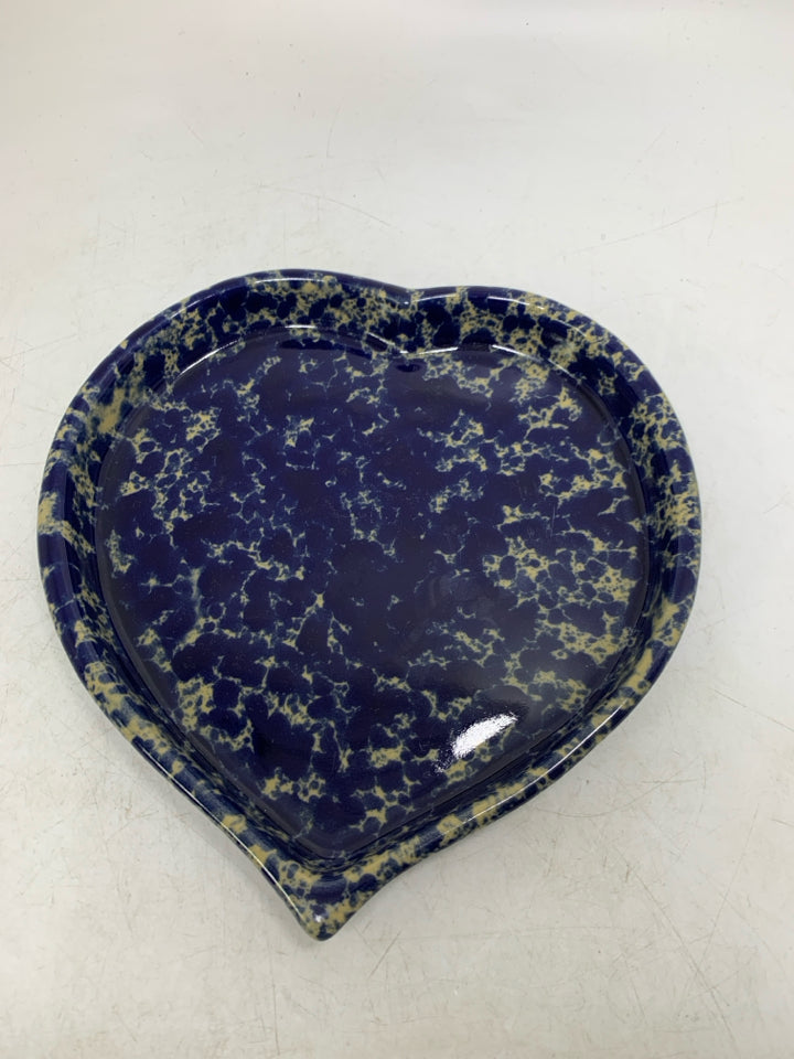 DARK BLUE SPONGE HEART SHAPED PLATE.