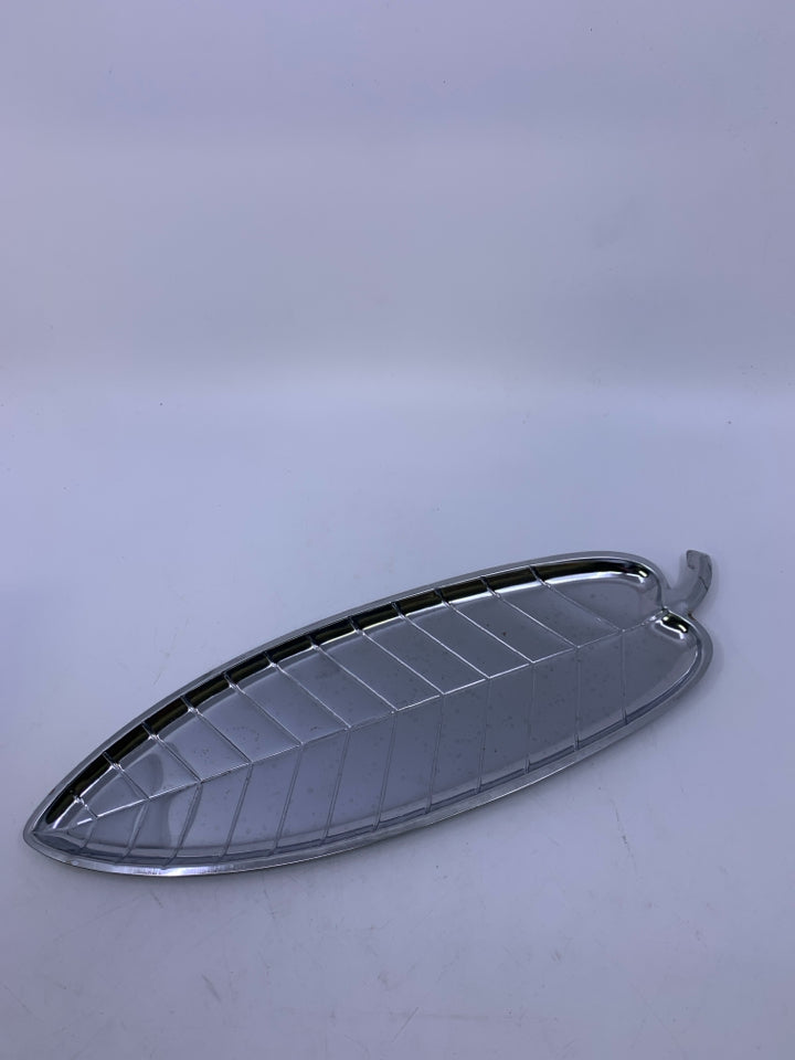 SILVER METAL LEF SHAPED TRAY.