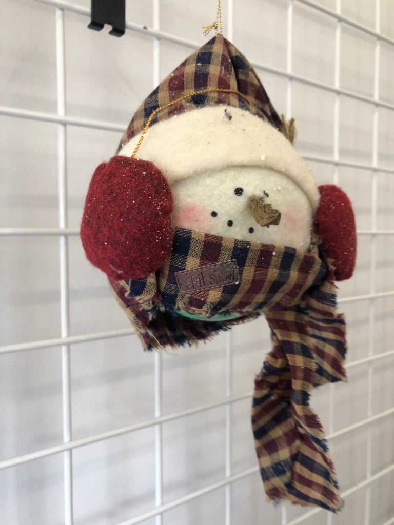 SNOWMAN HEAD ORNAMENT.