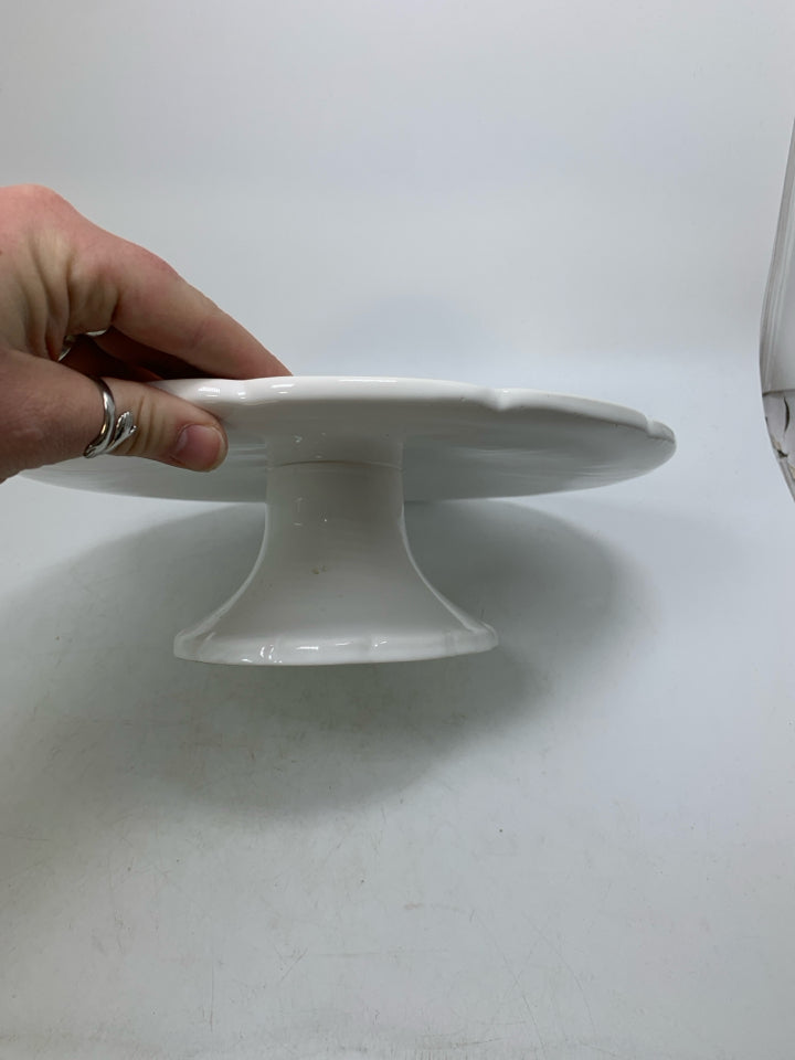 SHORT FOOTED WHITE CERAMIC CAKE STAND.