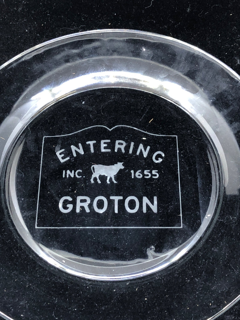 CLEAR GLASS ENTERING GROTON SERVING PLATE.