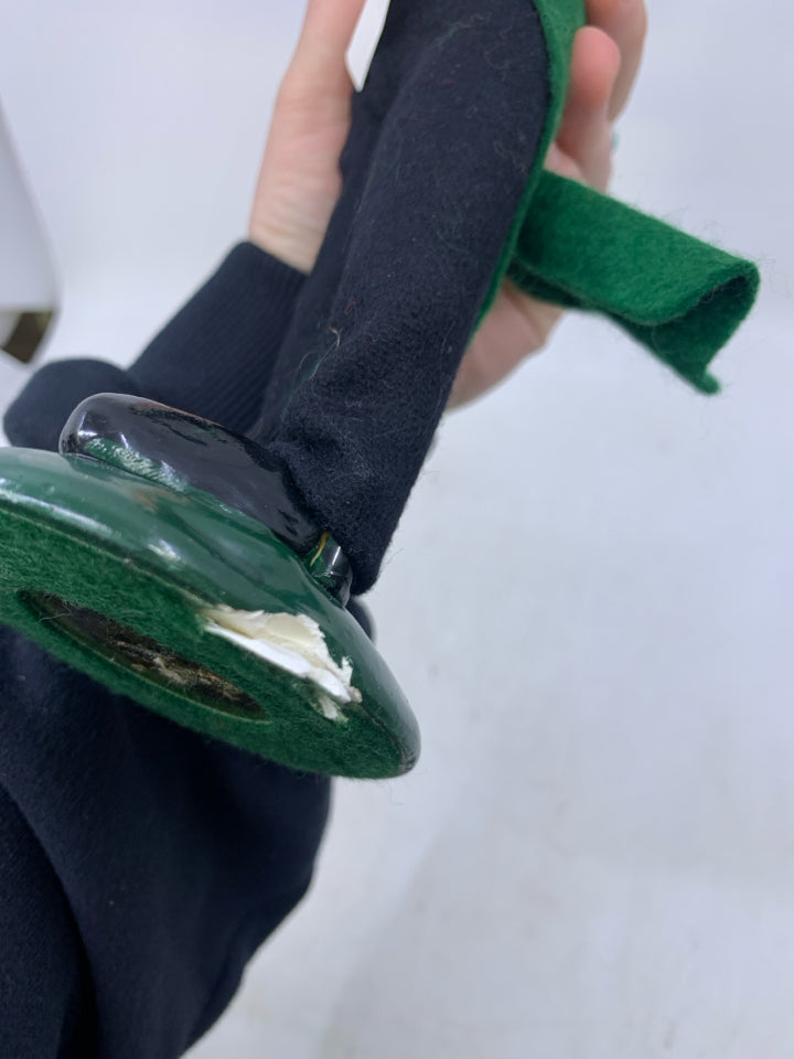 MAN CAROLER W/ GREEN COAT MUSIC NOTES LACE BOW TIE 1987 BYERS' CHOICE.