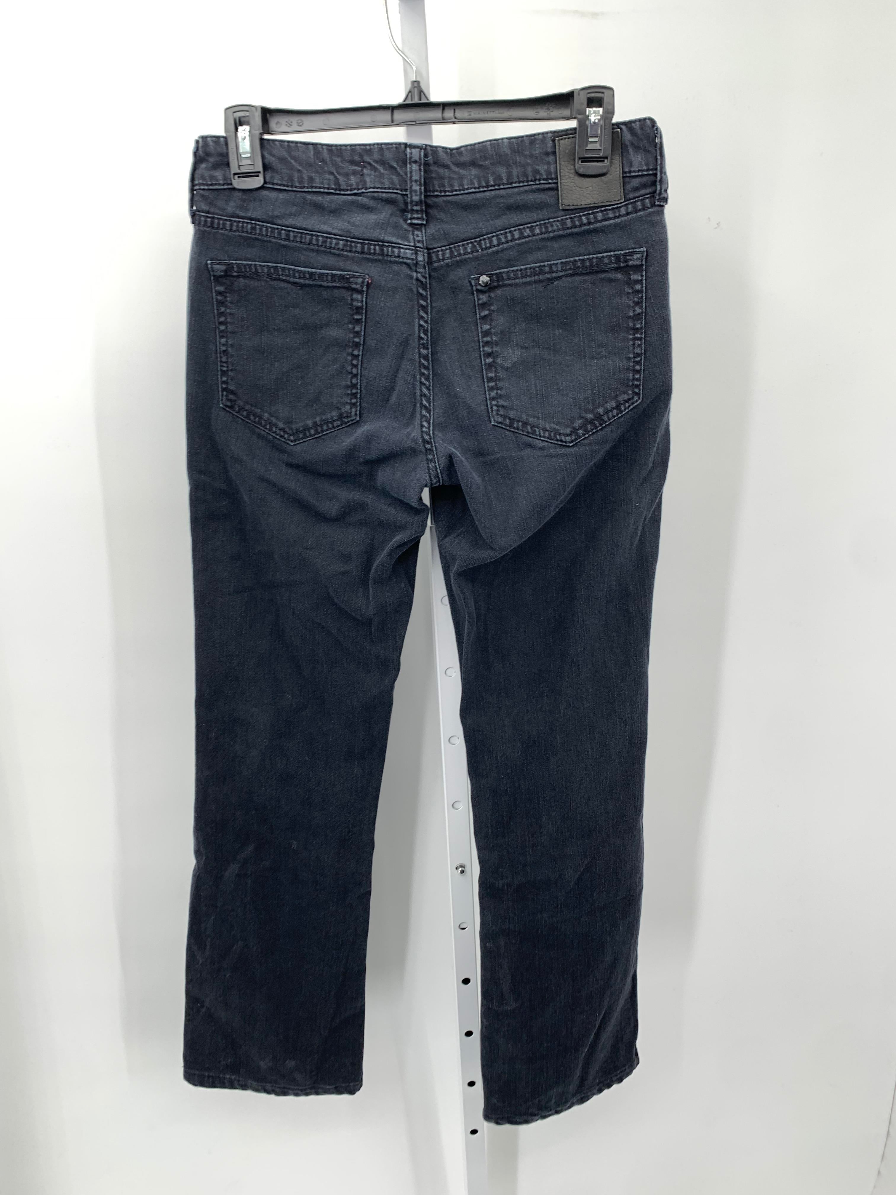 REGULAR FIT PANTS.