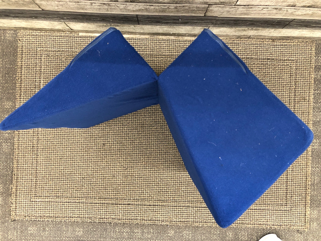BLUE RECTANGLE BODY WEDGE PILLOW.