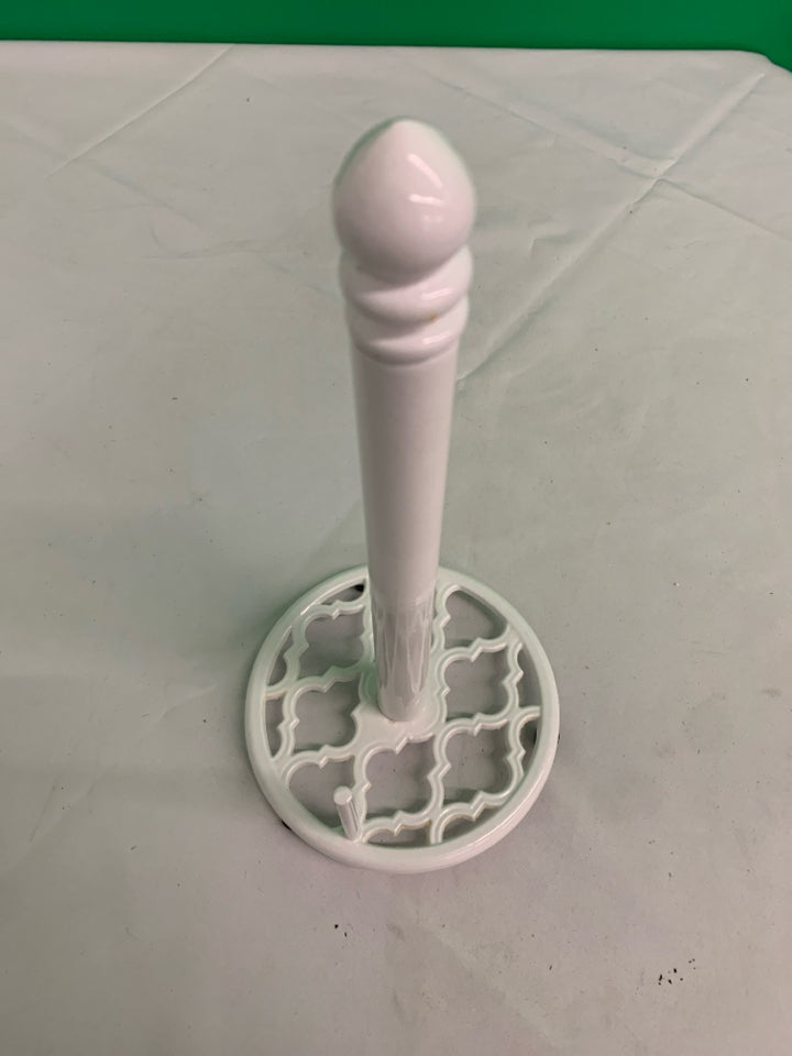 WHITE METAL PAPER TOWEL HOLDER.