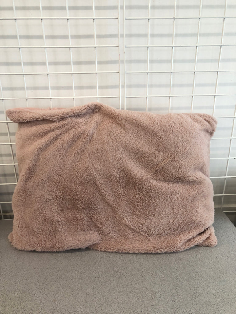FLUFFY PINK PILLOW.