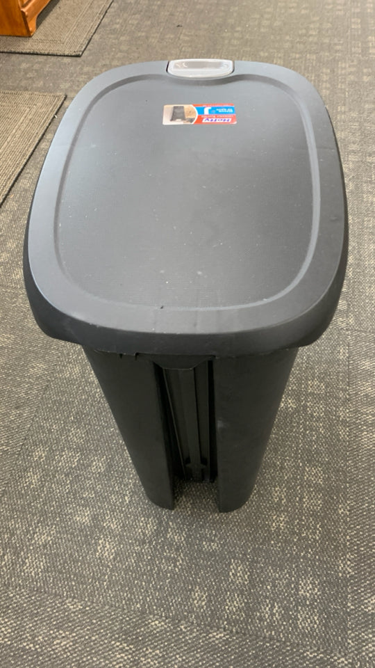 NEW HEFTY BLACK PLASTIC TRASH BARREL W/FLIP LID.