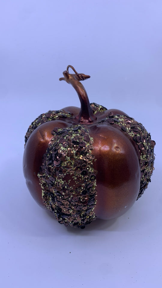BRONZE & SEQUINS PLASTIC PUMPKIN.