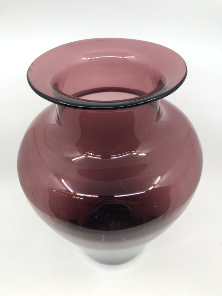 LARGE PURPLE BLOWN GLASS VASE.