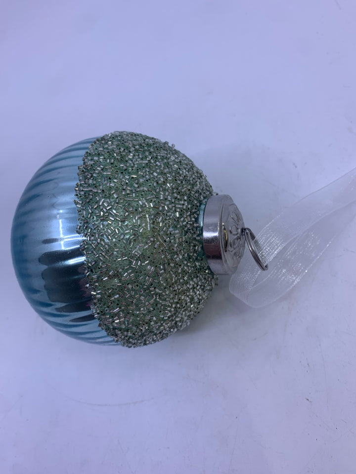 BLUE GLASS ROUND ORNAMENT.