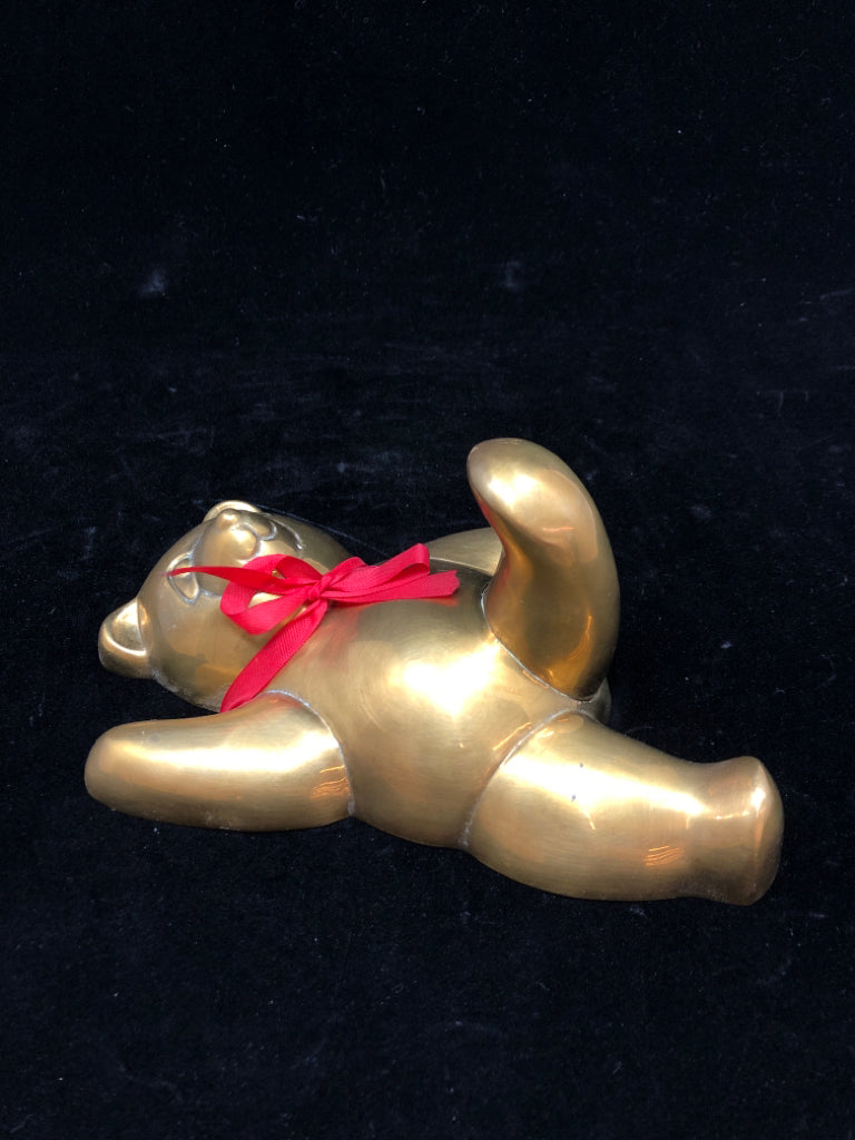 BEAR W/RED RIBBON WALL HANGING DECOR- GOLDEN BRONZE COLOR.
