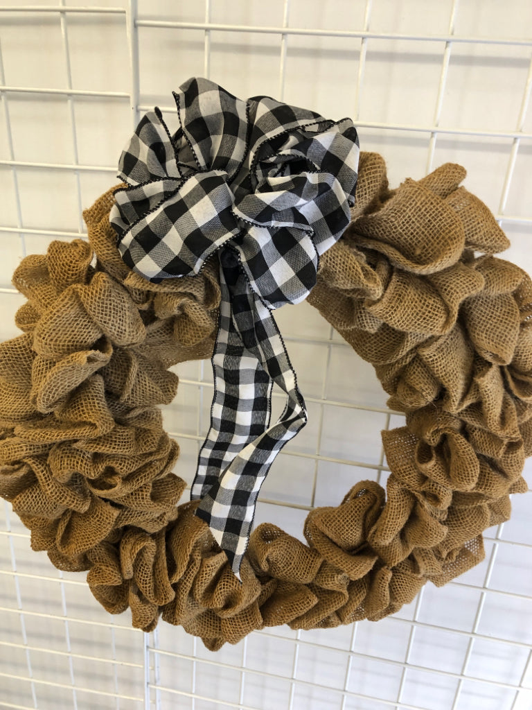 BURLAP WREATH W/BLACK WHITE BOW.
