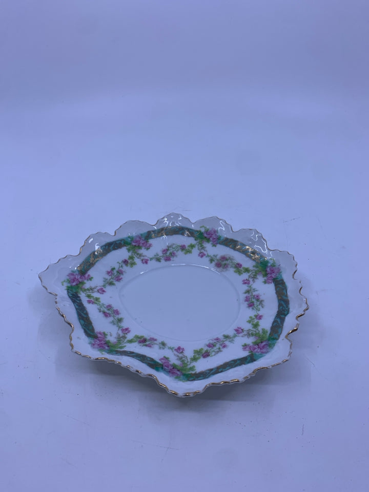 VTG PINK FLORAL AND GOLD DETAILS PLATE.